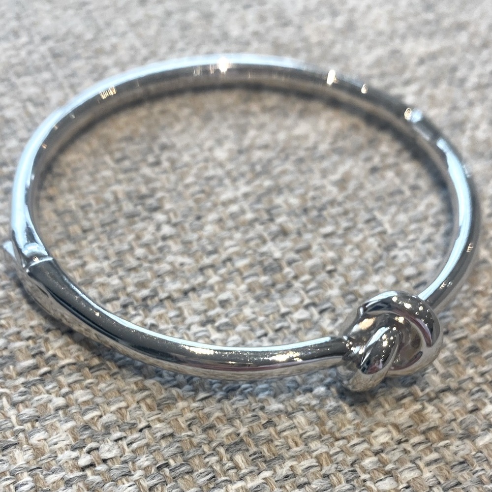 Kate Spade Sailor Knot hinge bangle